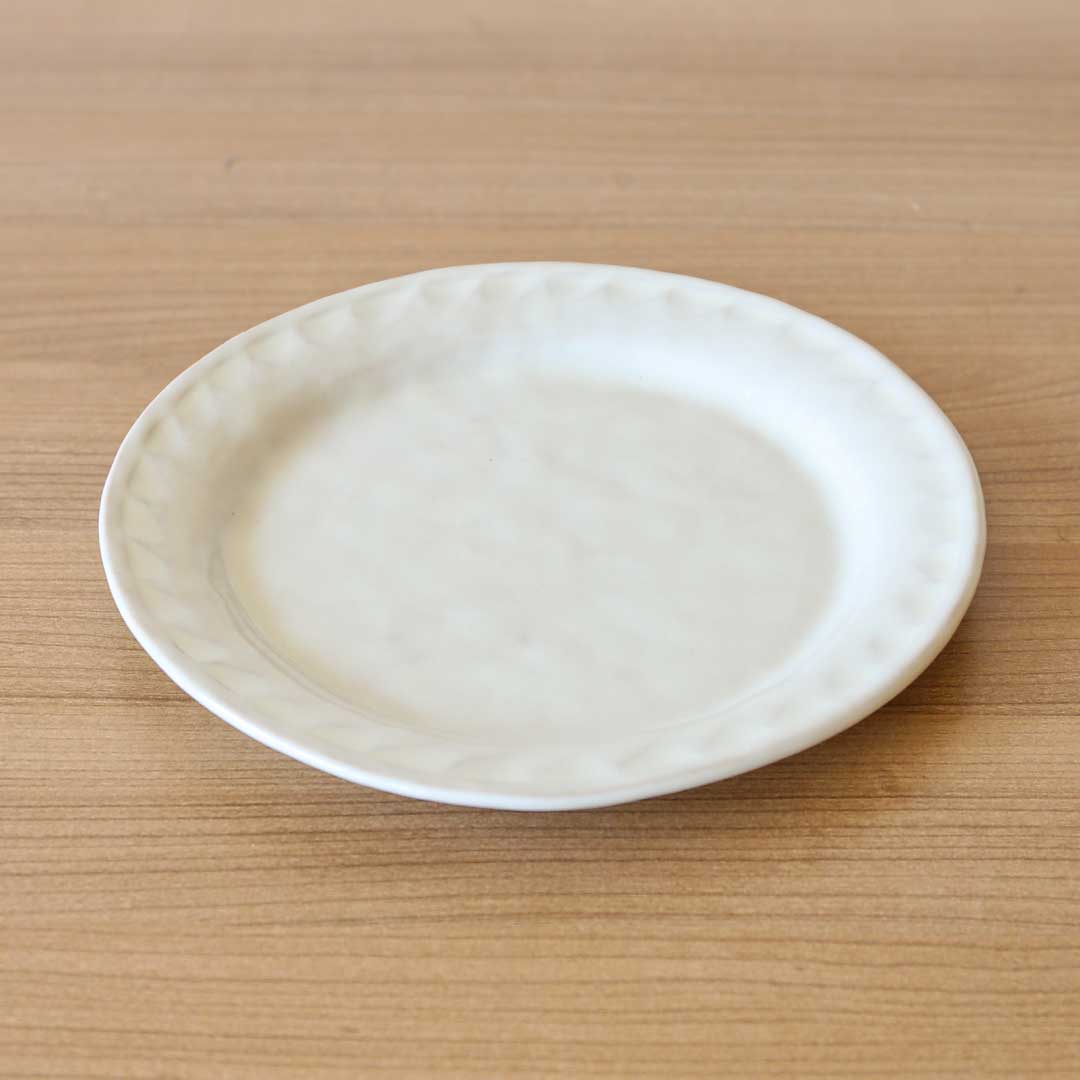 8寸皿 削り 白 陶の杜 – 人形の徳永