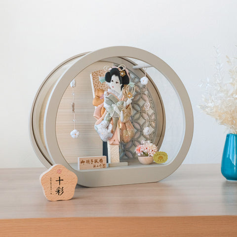 羽子板 縁 - en - グレージュ・アクリルケース 押絵羽子板飾り