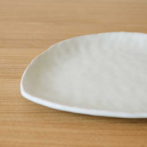 8-inch plate with ridged milky white, Tonomori