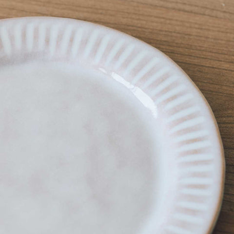 8-inch plate with ridged milky white, Tonomori