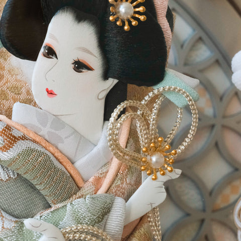 羽子板 縁 - en - グレージュ・アクリルケース　押絵羽子板飾り