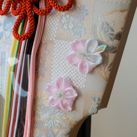 Maya's No. 13 Kujudama Battledore [White Checkered Pattern] Tsumami Zaiku Folding Screen Decoration Battledore 