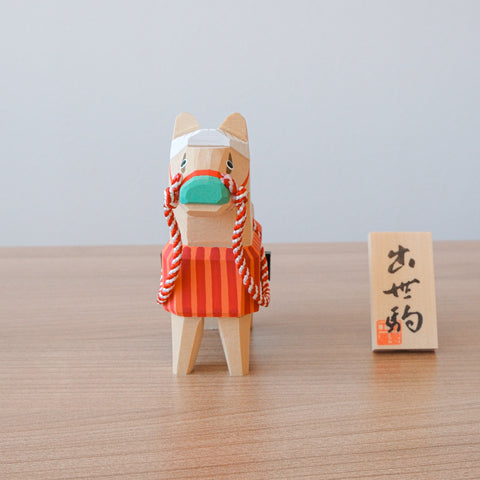 One-stroke carving of the horse "Shussekoma" (horse) by Nagumo 